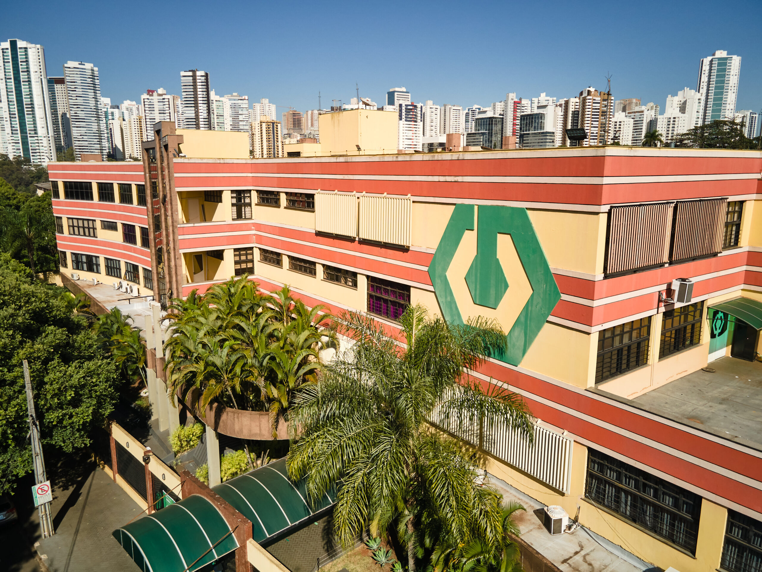 Universitário